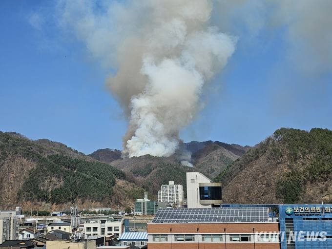 화천 신아아파트 뒷산 불… 장비와 인력 긴급 투입