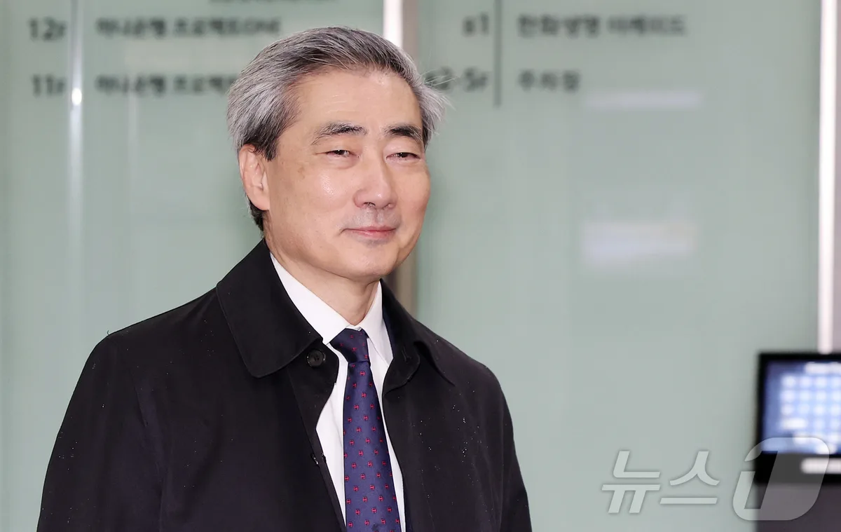 신현송 첫 금통위, 기준금리 인상 신호 분석 | 2026년 5월 금리 결정