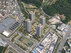 부산 장안지구 우미 린 프리미어 4개동·최고 25층·총 419세대 기준 AI 상상도 — 실제와 다를 수 있음 부산 장안지구 우미 린 프리미어 4개동·최고 25층·총 419세대 기준 AI 상상도(주간 항공) — 실제와 다를 수 있음